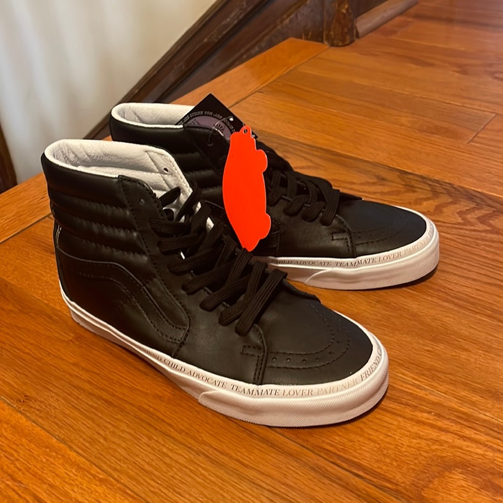 NWT Vans Sk8-hi (Divine) Black/White 7
